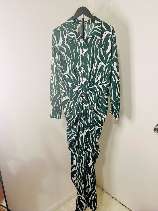 Dresses & Skirts - Green and White Abstract Print Twist-Front Maxi Shirt Dress with Waist Tie